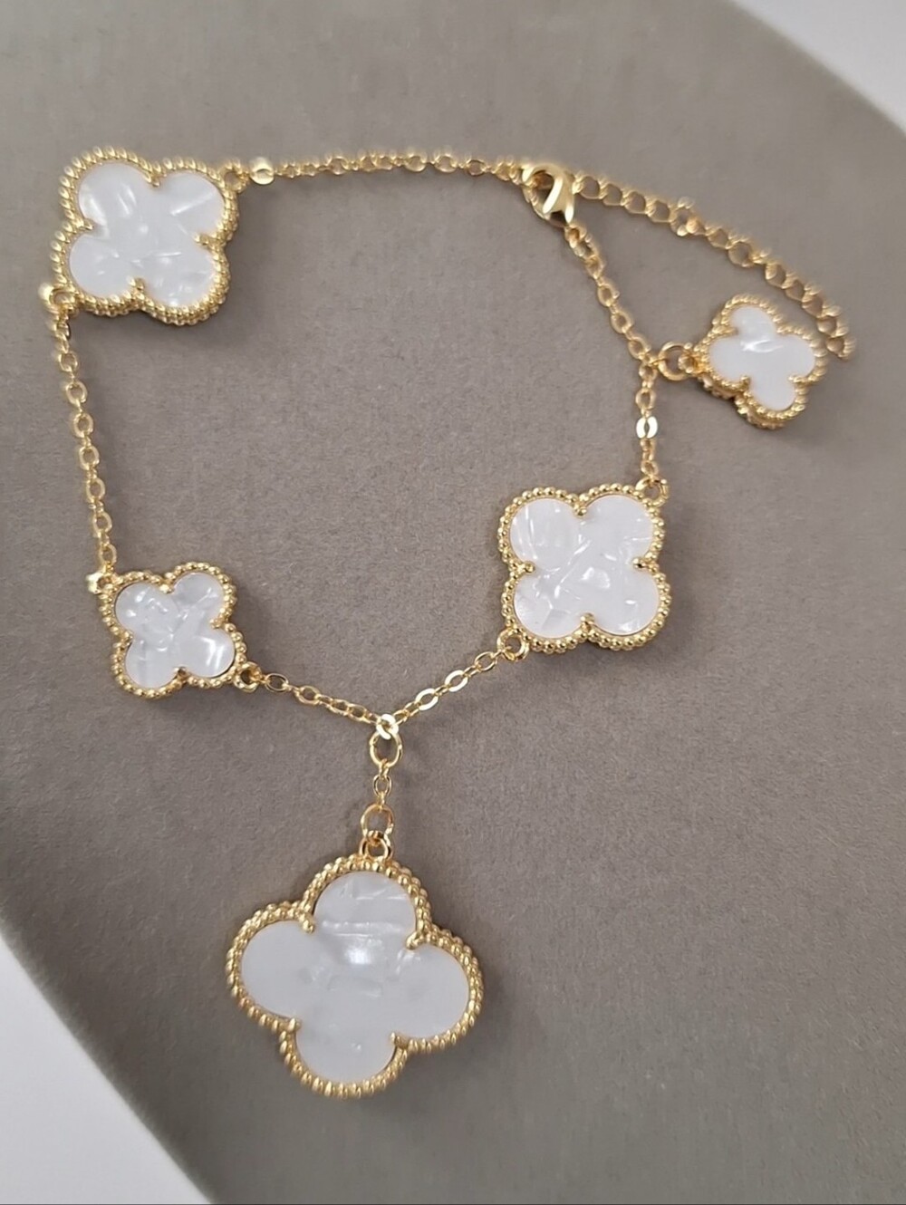 Mother Of Pearl Four Leafs Dangle Flower Bracelet